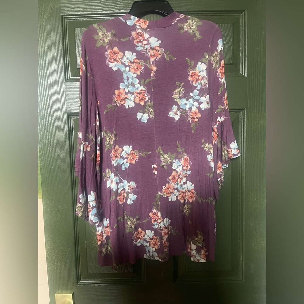 Buttery Soft Women’s Top - Picture 5 of 5